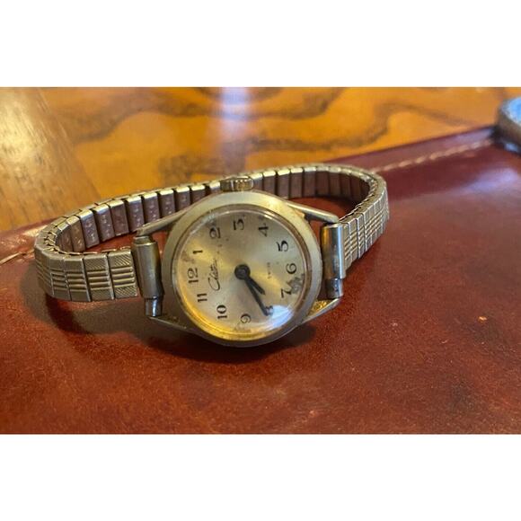 VTG women's Chateau Watch, Gold Tone, Mechanical, Repair - Picture 1 of 2